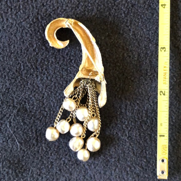 Vintage Horn of Plenty Pin - Picture 2 of 3